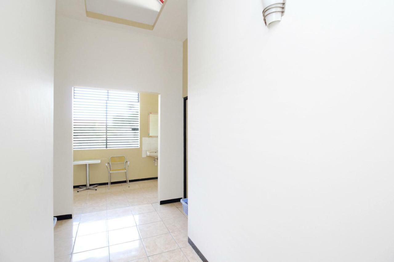 Reddoorz Syariah Near Prpp Semarang Hotel Екстериор снимка